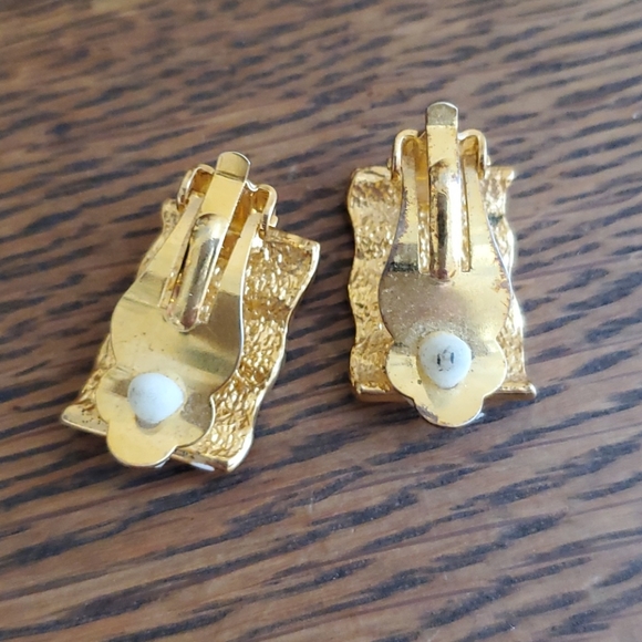 Gold Tone Vintage Clip Earrings w/Red, White & Blue Enamel Paint - Picture 2 of 2